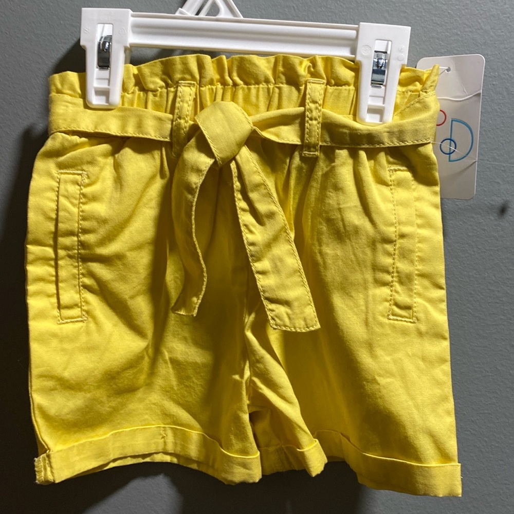 BRAND NEW GIRLS SHORTS SIZE 4T! SMOKE FREE HOME!